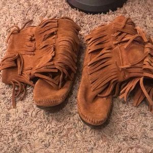 Fringe boots
